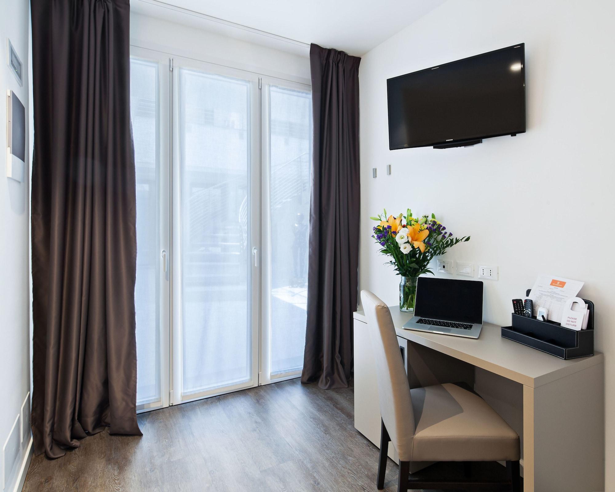 Hotel Studio Inn Centrale & Milano Urban Padel Luaran gambar