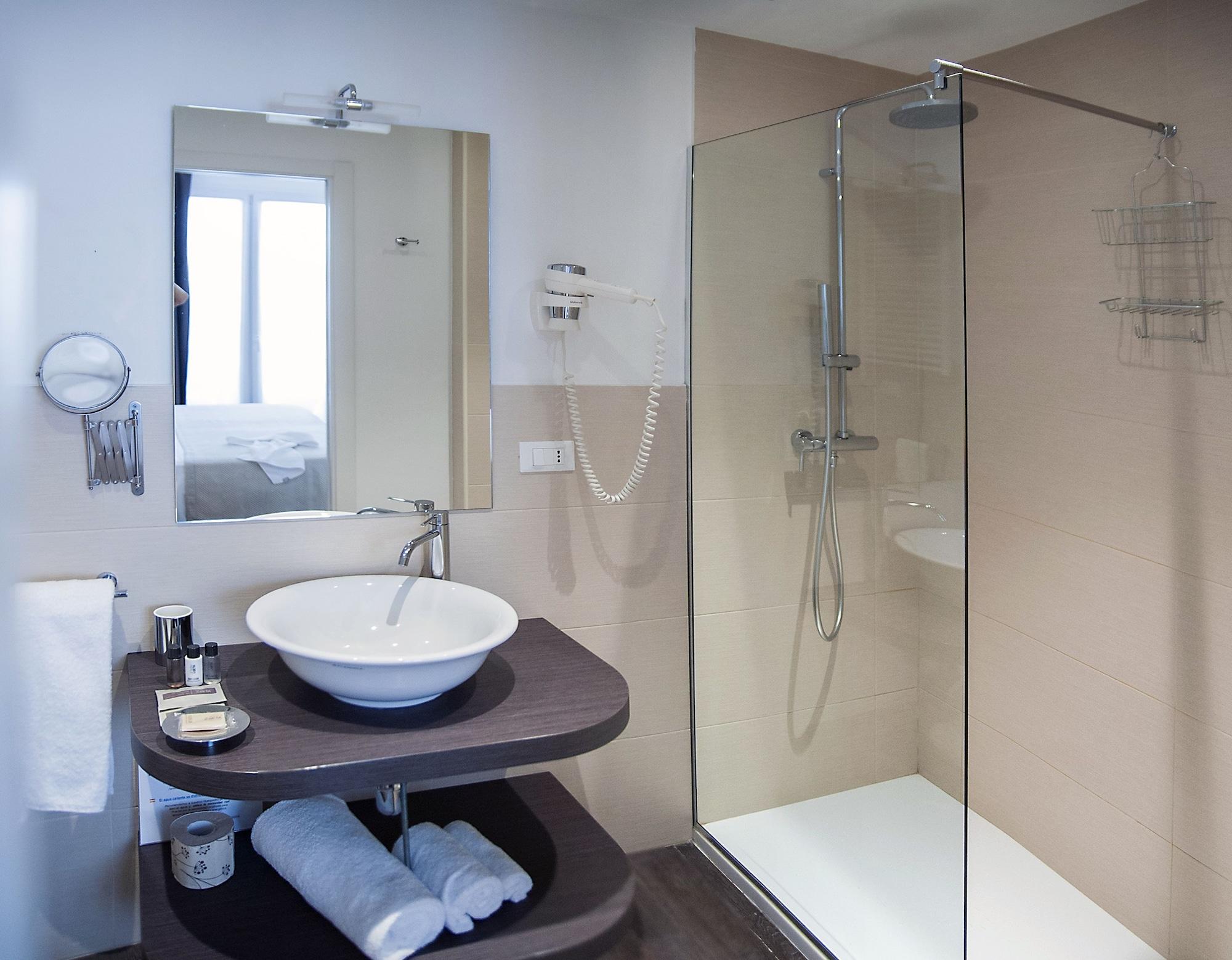 Hotel Studio Inn Centrale & Milano Urban Padel Luaran gambar