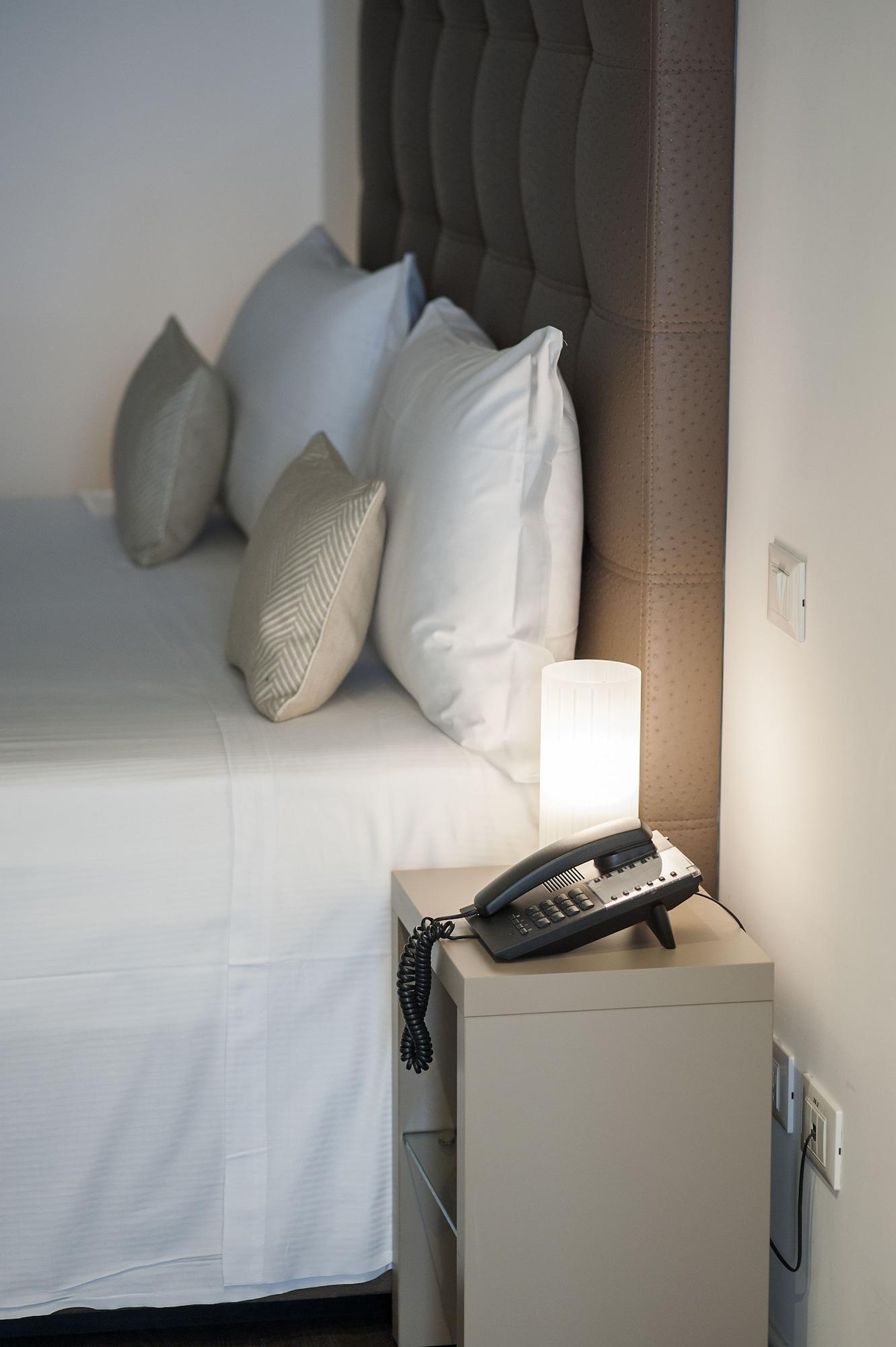 Hotel Studio Inn Centrale & Milano Urban Padel Luaran gambar