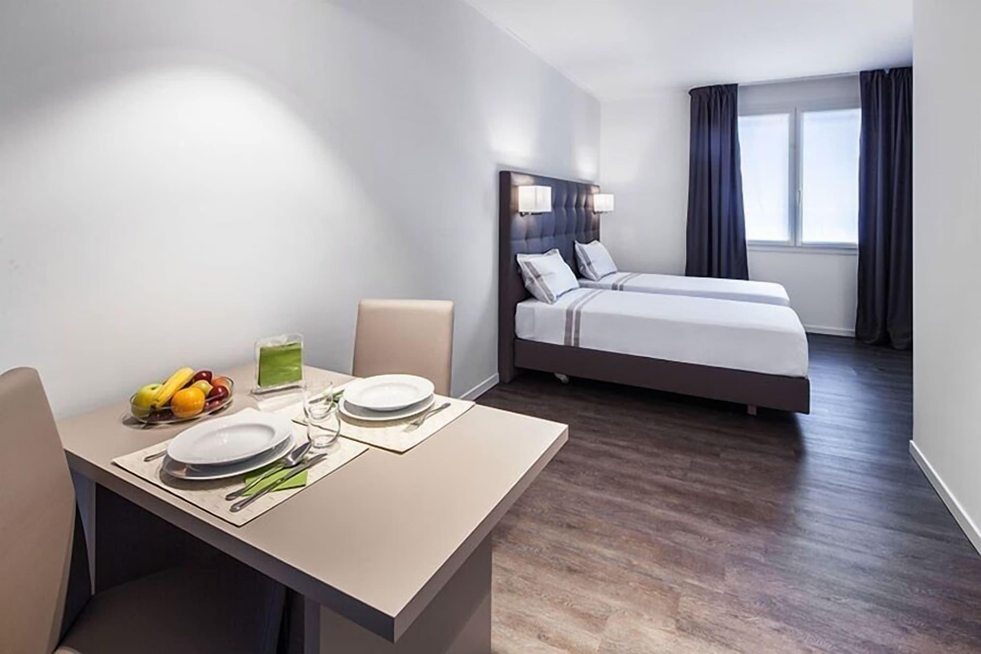 Hotel Studio Inn Centrale & Milano Urban Padel Luaran gambar