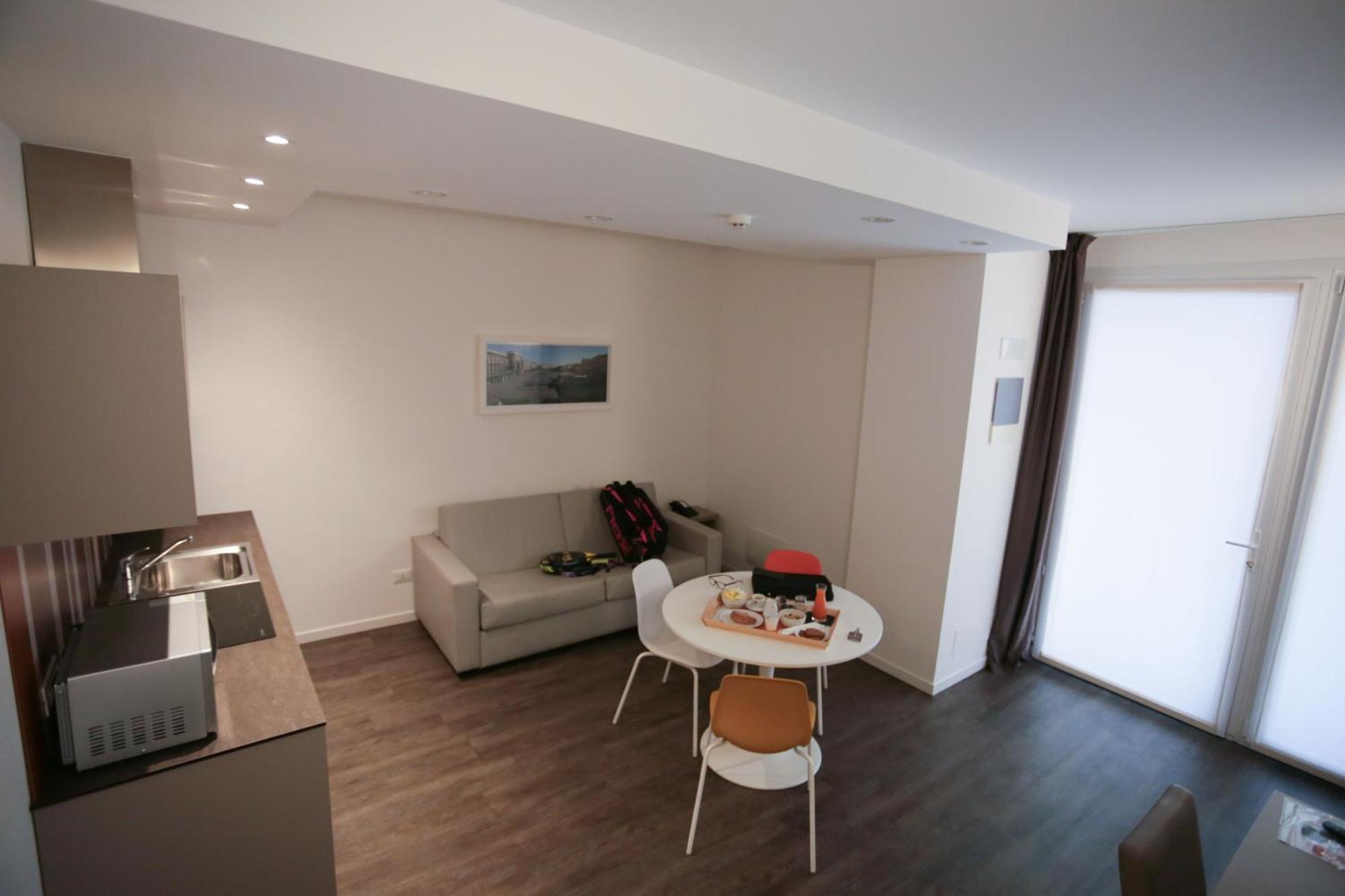 Hotel Studio Inn Centrale & Milano Urban Padel Luaran gambar