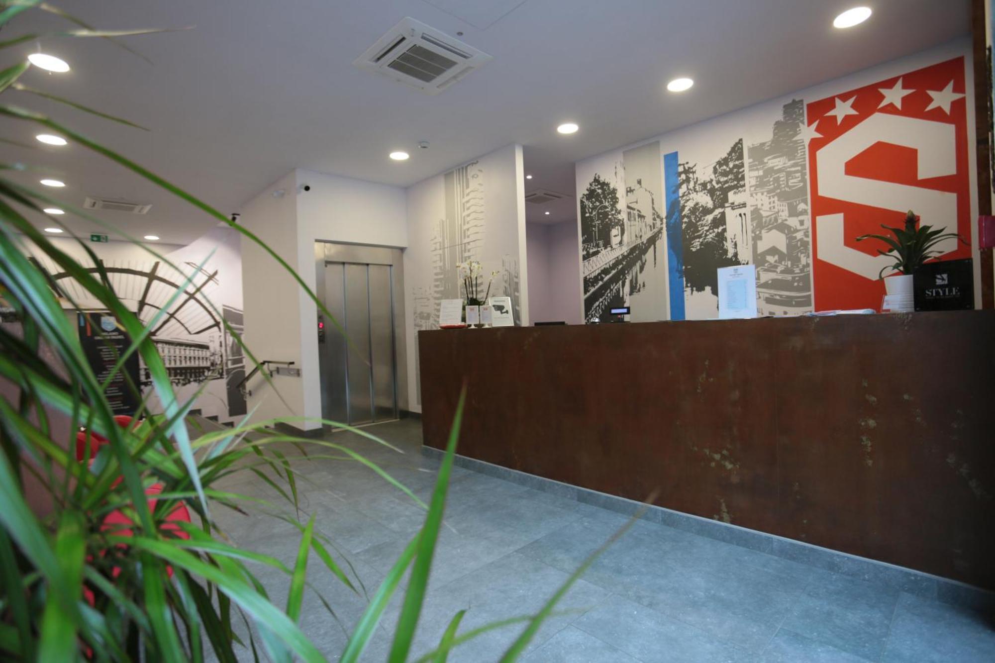 Hotel Studio Inn Centrale & Milano Urban Padel Luaran gambar