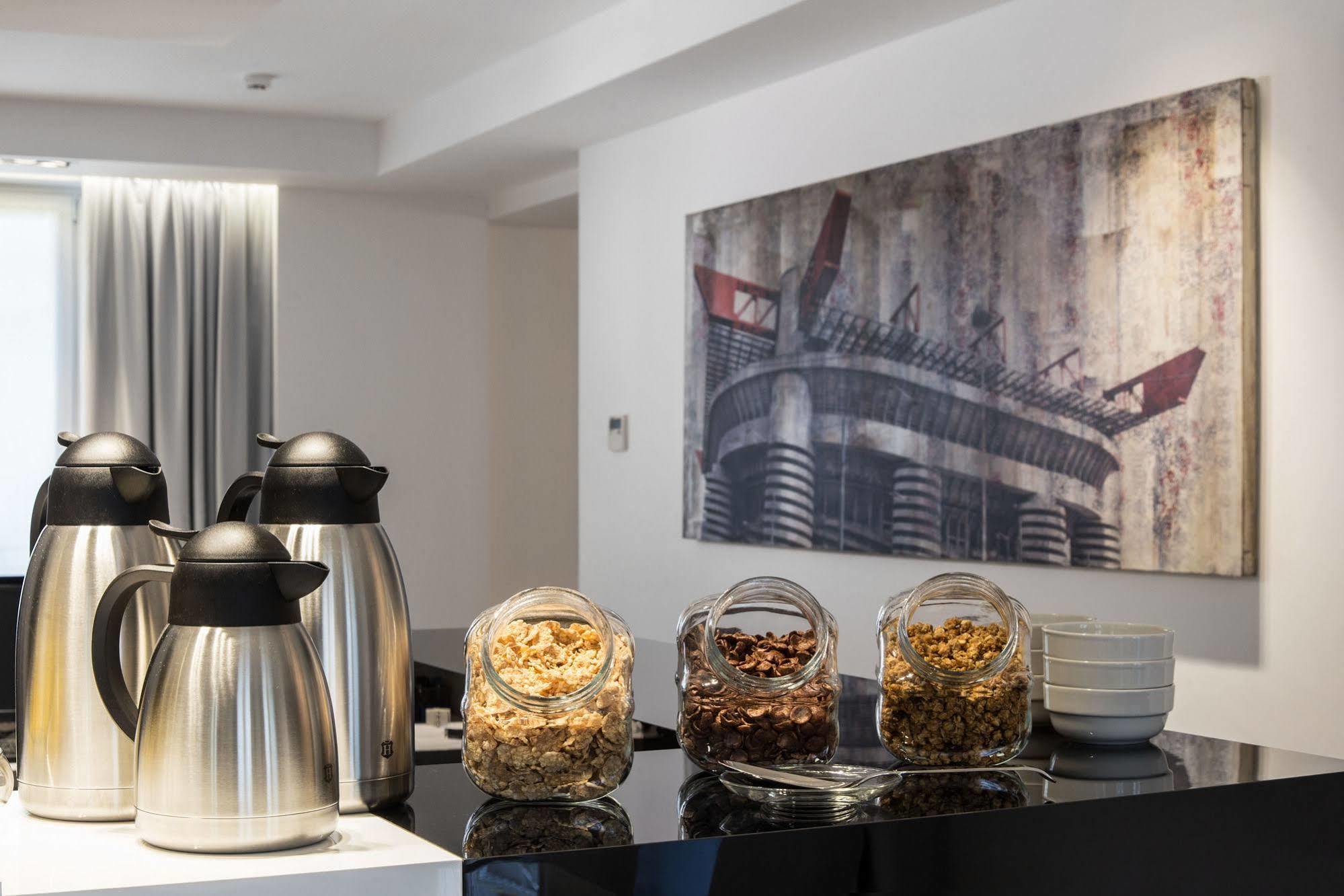 Hotel Studio Inn Centrale & Milano Urban Padel Luaran gambar